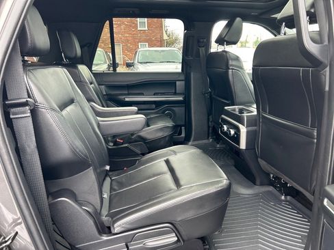 Used 2021 Ford Expedition Max XLT image 25