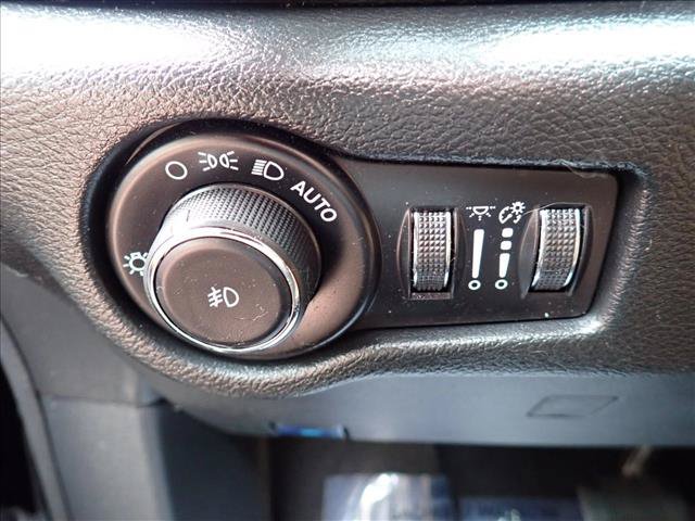 Used 2024 Chrysler Pacifica Pinnacle FWD image 20