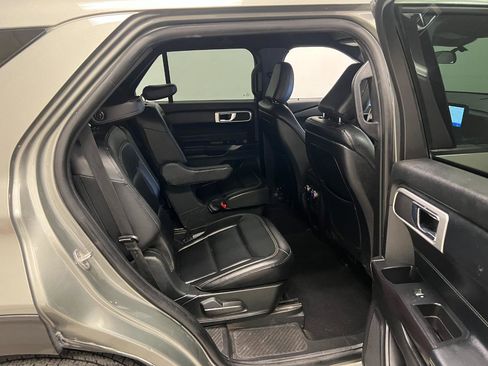 Used 2020 Ford Explorer XLT w/ Equipment Group 202A image 25