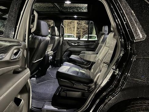 Used 2022 GMC Yukon Denali w/ Denali Premium Package image 24