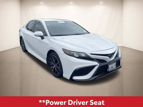 Used 2024 Toyota Camry SE FWD image 12