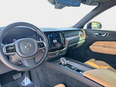 Used 2024 Volvo XC60 B5 Ultimate w/ Protection Package Premier image 17