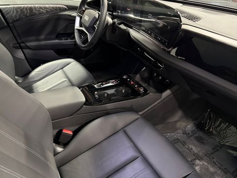 Used 2025 Audi A6 e-tron Premium RWD image 14