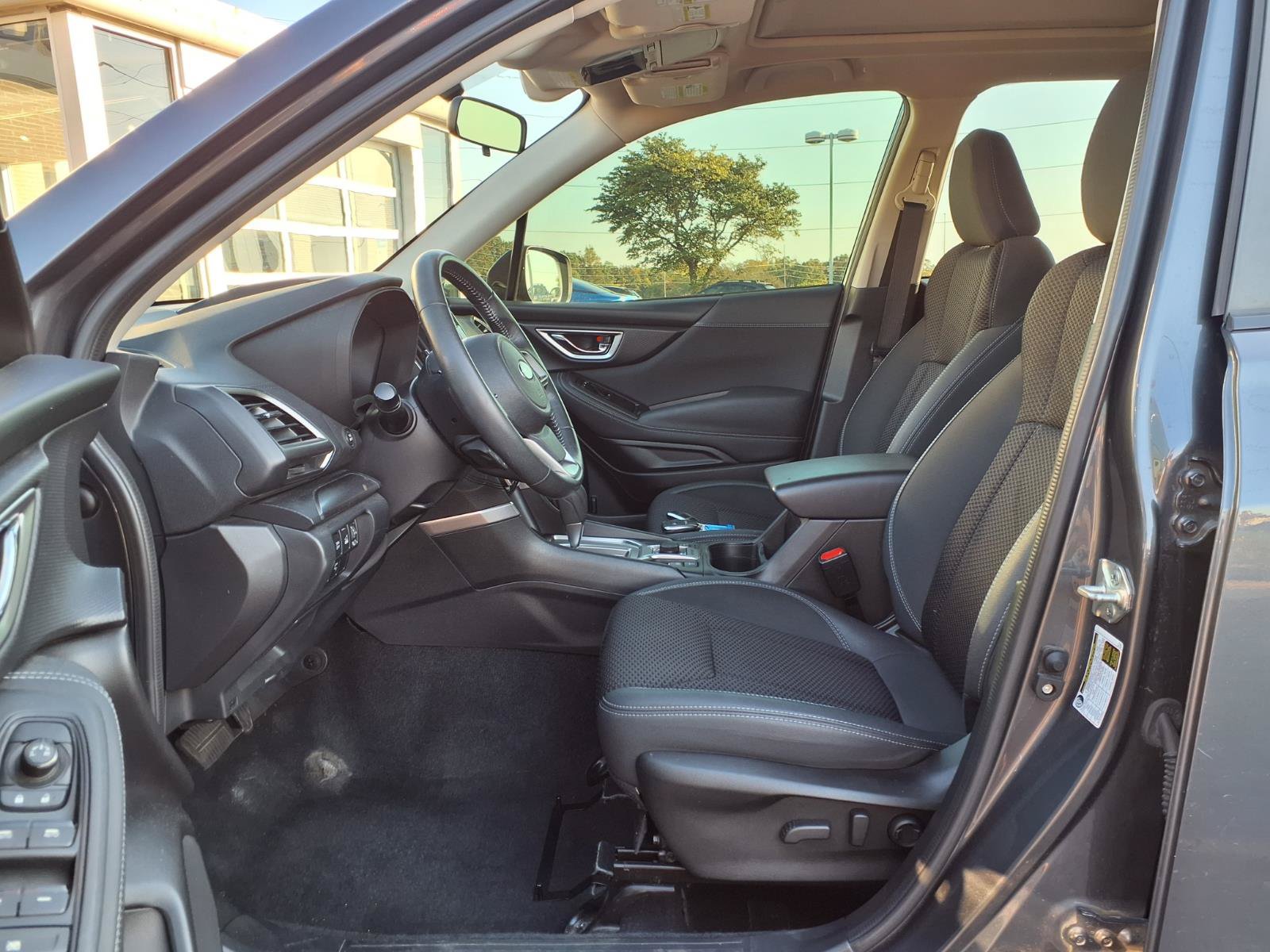 Used 2021 Subaru Forester Premium AWD/4WD image 23