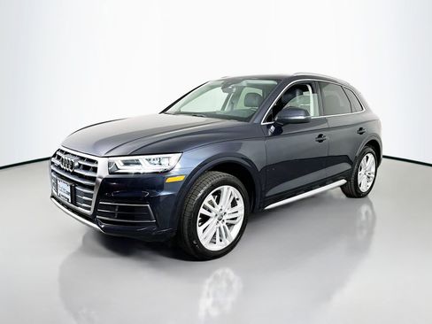 Used 2019 Audi Q5 3.2 Premium w/ Premium Plus Package AWD/4WD image 3