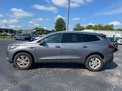 Used 2020 Buick Enclave Essence w/ Sound and Sites Package AWD/4WD image 4
