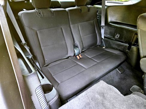 Used 2020 Ford Explorer XLT w/ Class III Trailer Tow Package image 18