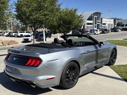 Used 2022 Ford Mustang Premium RWD image 5