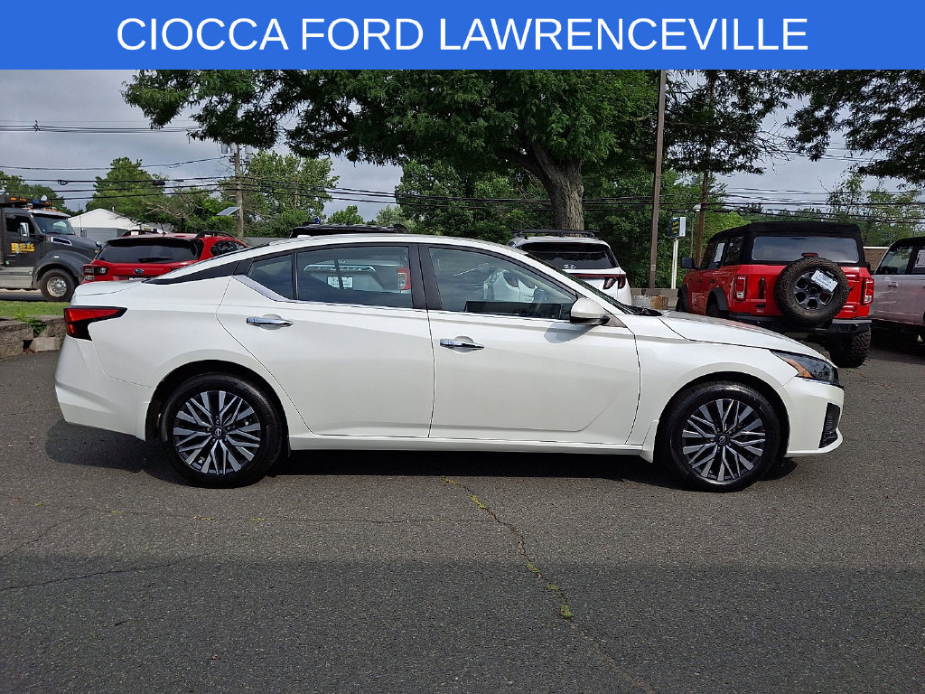 Used 2023 Nissan Altima 2.5 SV AWD/4WD image 10