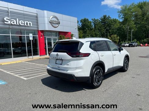 Used 2025 Nissan Rogue SV w/ SV Premium Package AWD/4WD image 7