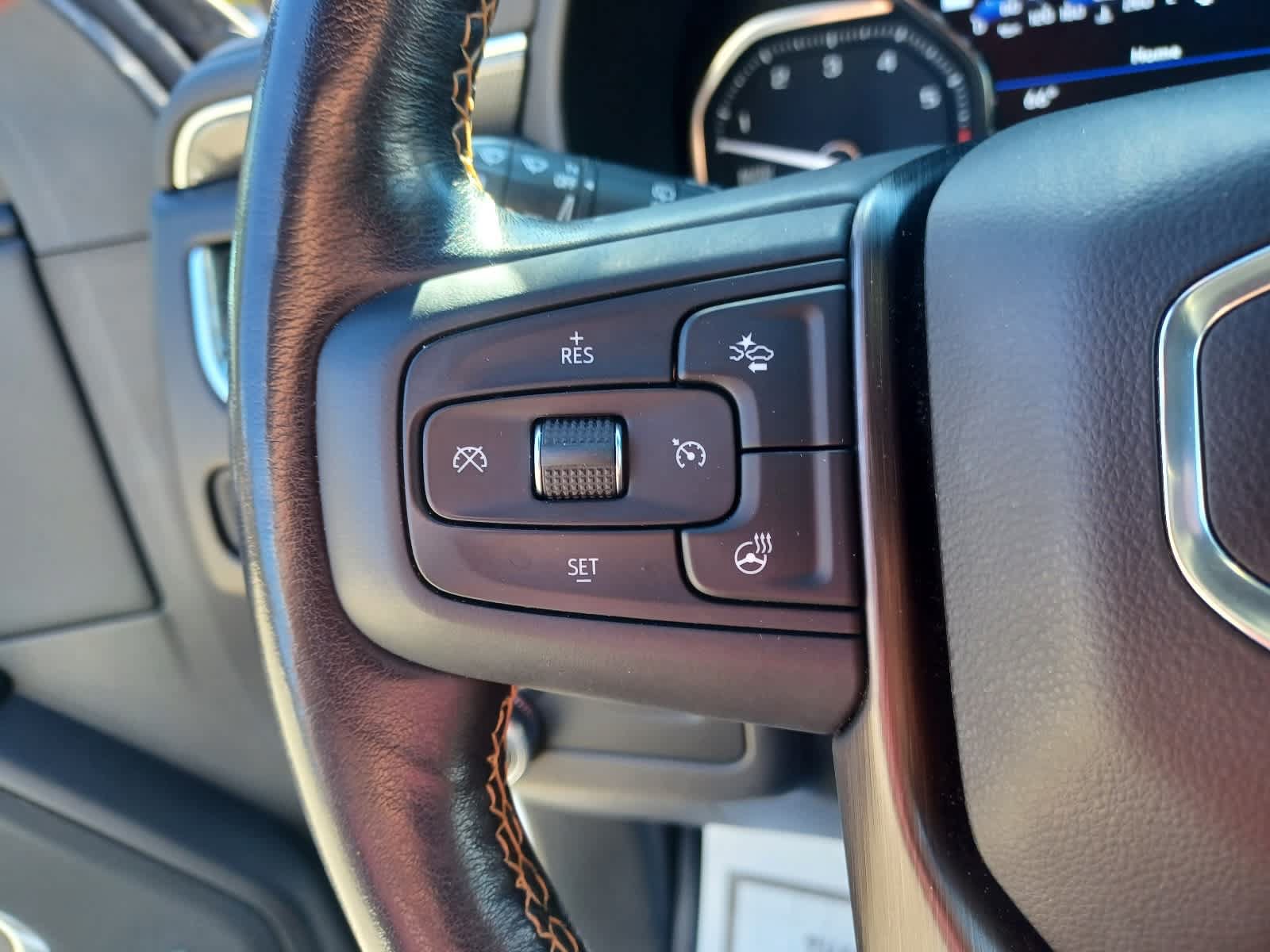 Used 2021 GMC Yukon AT4 w/ AT4 Premium Package AWD/4WD image 16