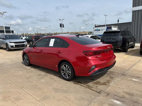 Used 2024 Kia Forte LXS FWD image 2