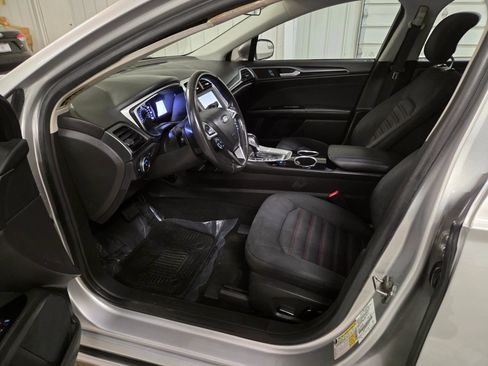 Used 2013 Ford Fusion SE FWD image 14