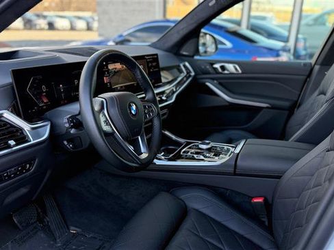 Used 2023 BMW X7 xDrive40i w/ Executive Package image 9