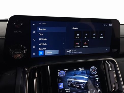 Used 2025 Lexus LX 700h F Sport image 29