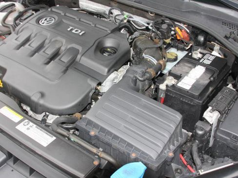 Used 2015 Volkswagen Golf TDI SEL image 14