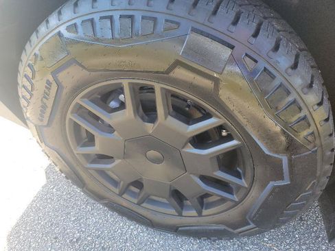 Used 2024 Tesla Cybertruck AWD Crew Cab image 13