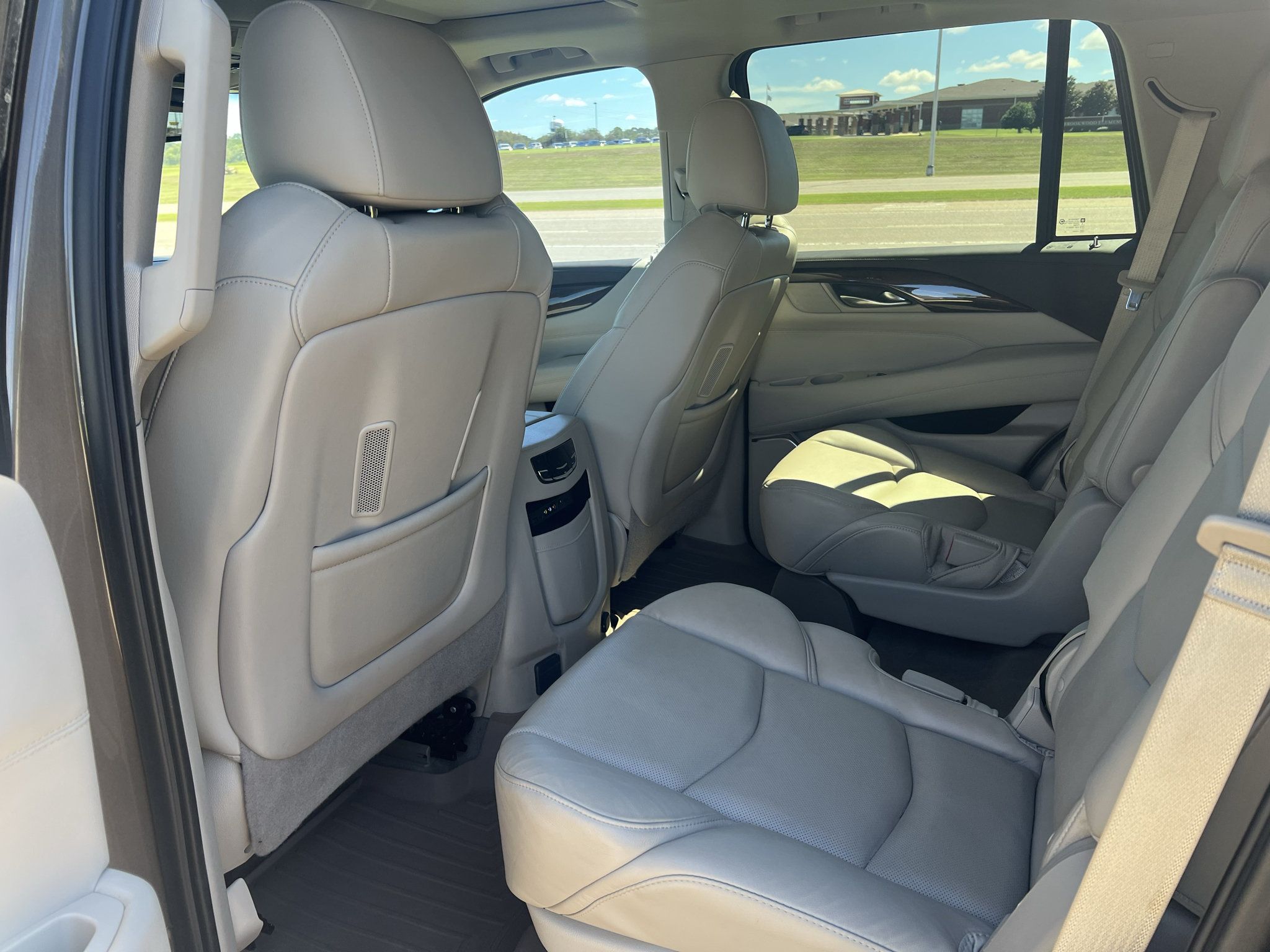 Used 2016 Cadillac Escalade Premium RWD image 21