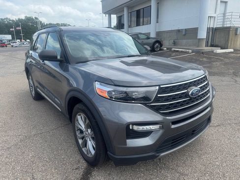Used 2022 Ford Explorer XLT w/ Equipment Group 202A AWD/4WD image 1