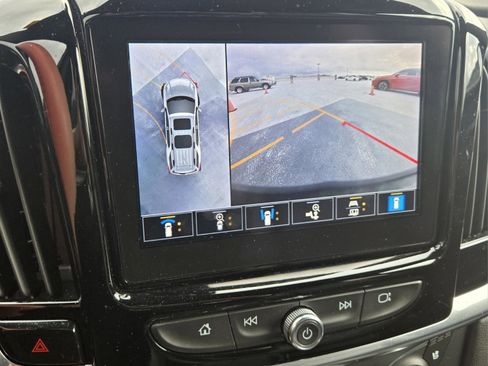 Used 2022 Chevrolet Traverse Premier w/ Redline Edition image 17