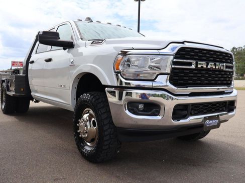 Used 2022 RAM 3500 Tradesman w/ Chrome Appearance Group AWD/4WD image 5
