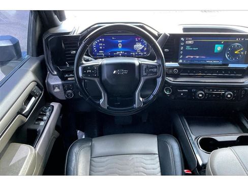 Used 2024 Chevrolet Silverado 2500 ZR2 w/ Technology Package AWD/4WD image 5