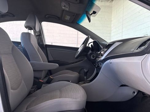 Used 2017 Hyundai Accent SE FWD image 11