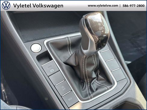 Certified 2024 Volkswagen Jetta SE w/ Panoramic Sunroof Package image 29