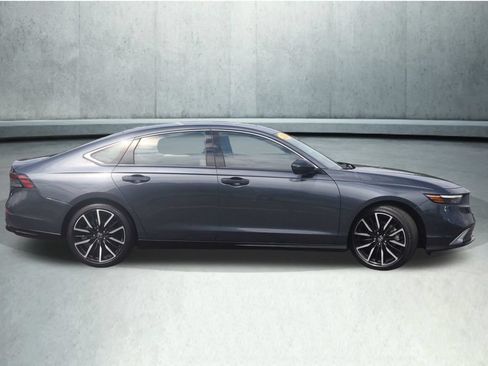 Used 2023 Honda Accord Touring image 17
