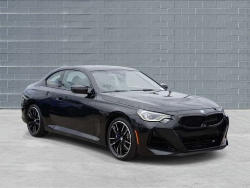 Used 2025 BMW M240i Coupe RWD image 1