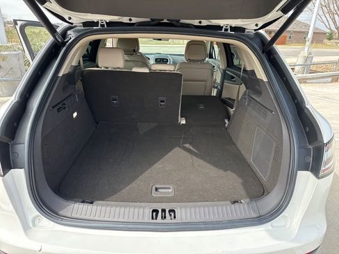 Used 2020 Lincoln Nautilus FWD w/ Equipment Group 101A image 12