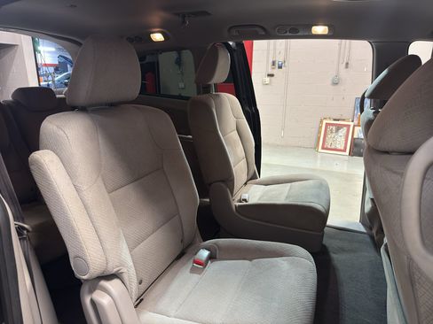 Used 2017 Honda Odyssey SE image 24