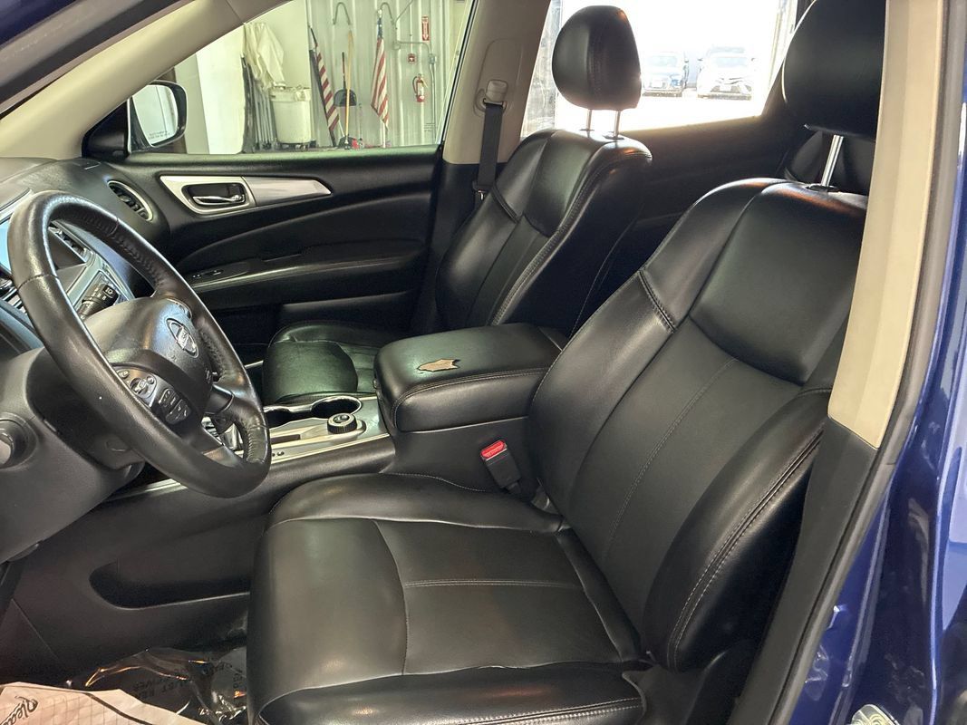 Used 2020 Nissan Pathfinder SL AWD/4WD image 9