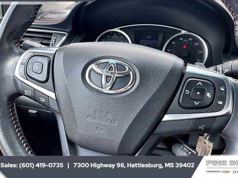 Used 2016 Toyota Camry SE w/ Moonroof Package image 22