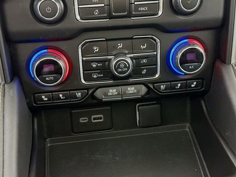 Used 2023 Chevrolet Tahoe Premier w/ Advanced Technology Package image 18