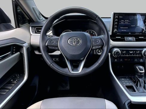 Used 2021 Toyota RAV4 XLE Premium AWD/4WD image 6