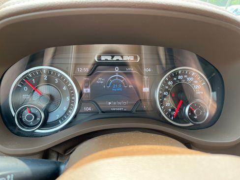 Used 2022 RAM 1500 Laramie AWD/4WD image 23