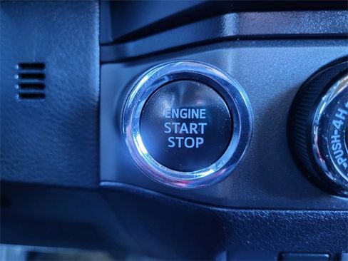 Used 2019 Toyota Tacoma TRD Off-Road w/ Technology Package image 25