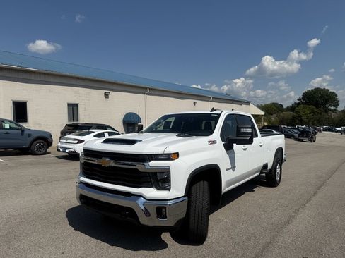 Used 2024 Chevrolet Silverado 3500 LT w/ Convenience Package image 5