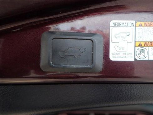 Used 2018 Toyota RAV4 XLE image 9