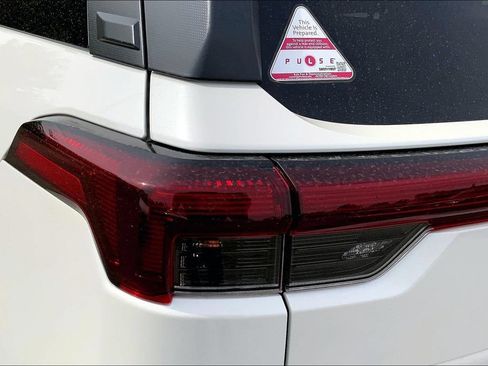 Certified 2026 Subaru Outback Limited AWD/4WD image 23