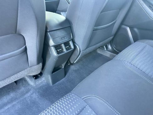 Used 2025 Chevrolet Equinox LT image 24