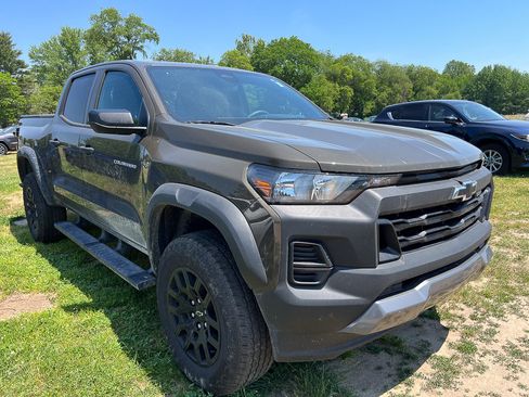 Used 2024 Chevrolet Colorado Trail Boss w/ Advanced Trailering Package AWD/4WD image 9