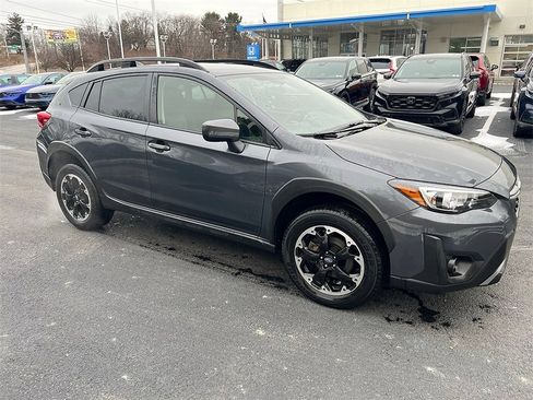 Used 2023 Subaru Crosstrek 2.0i Premium image 4