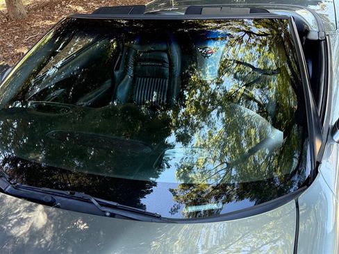 Used 2004 Chevrolet Corvette Convertible w/ Preferred Equipment Group image 20