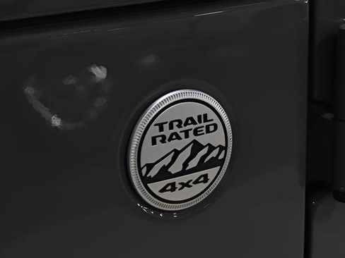 Used 2023 Jeep Wrangler Unlimited Sahara AWD/4WD image 35