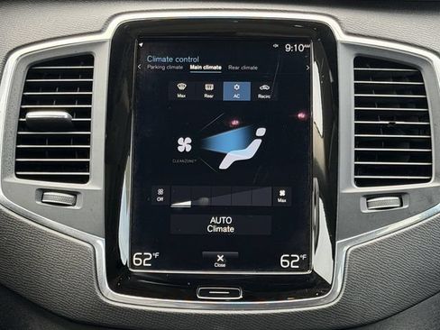 Used 2020 Volvo XC90 T5 Momentum w/ Protection Package Premier FWD image 19
