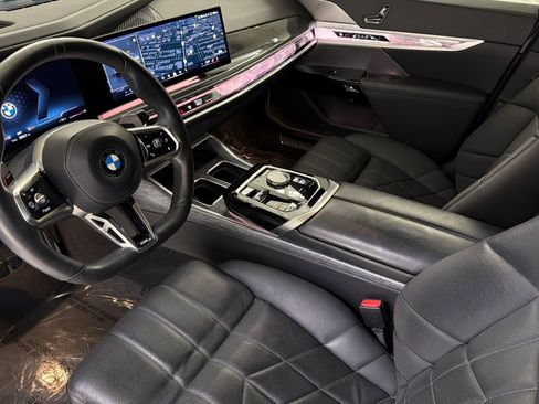 Certified 2023 BMW 760i xDrive w/ Executive Package AWD/4WD image 4