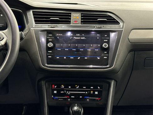 Used 2022 Volkswagen Tiguan SE image 20