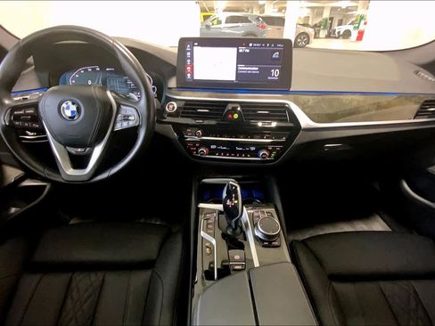 Certified 2023 BMW 530e xDrive w/ Premium Package image 15